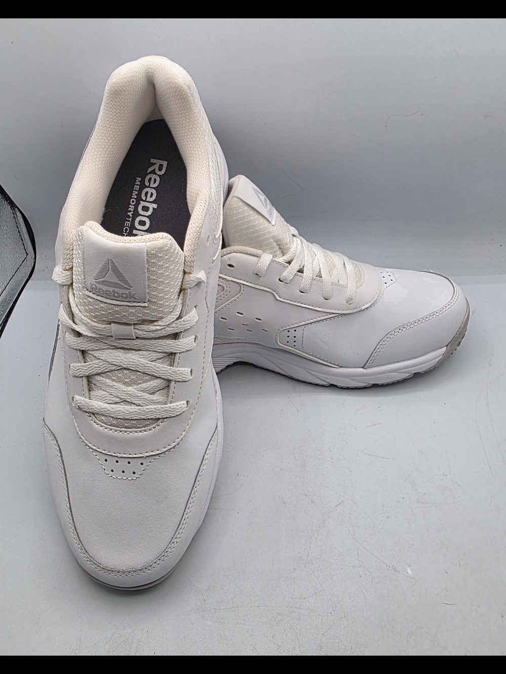 Reebok Shoes Womens Sz 9.5W White MemoryTech LT  Slip Resistant Sneakers